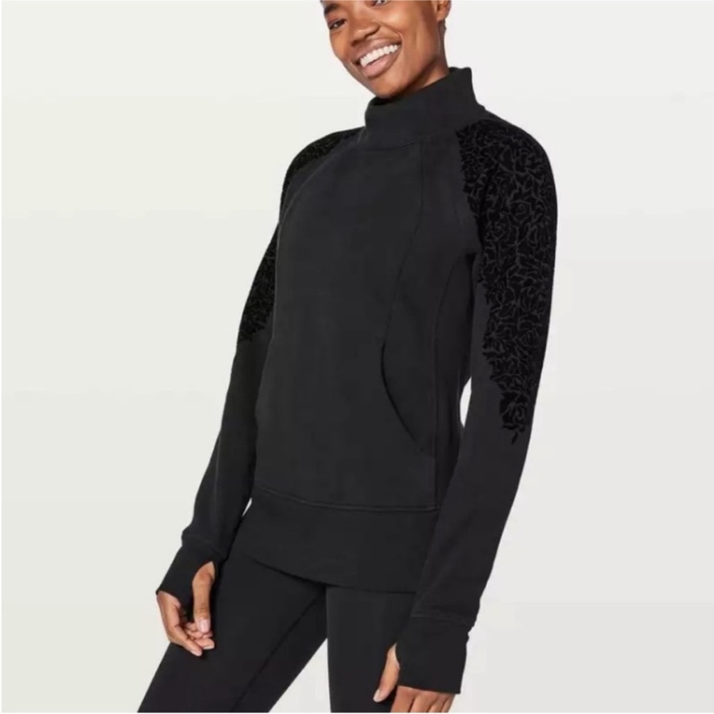 Lululemon Floral Flock Pullover Black
Mockneck